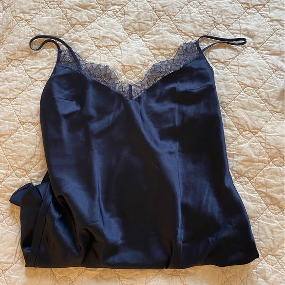 Victorious Secret Slip Dress - Picture 3 of 3